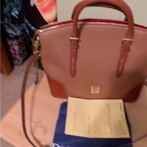 Woman's satchel shoulder bag